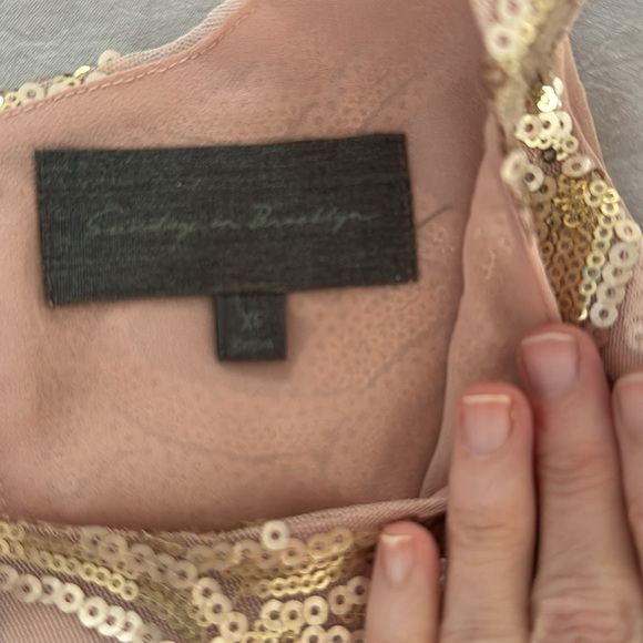 Gently worn once Anthropology Sunday in Brooklyn XS pink and gold sequin tank - Picture 3 of 5